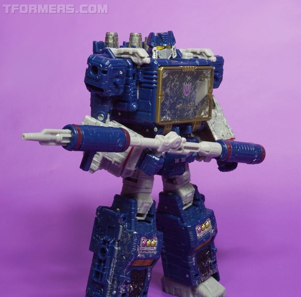 War For Cybertron Siege Soundwave Voyager Figure  (19 of 55)